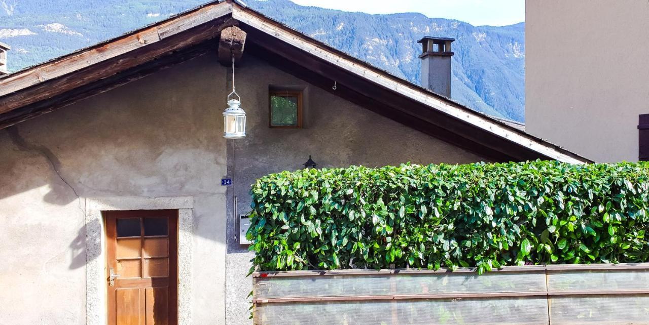 Fully, Valais Chalet Accueillant Avec Cheminee Villa Exterior foto